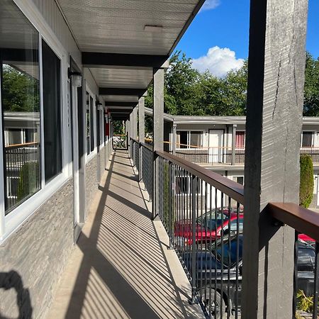 Kitimat Chalet Inn المظهر الخارجي الصورة