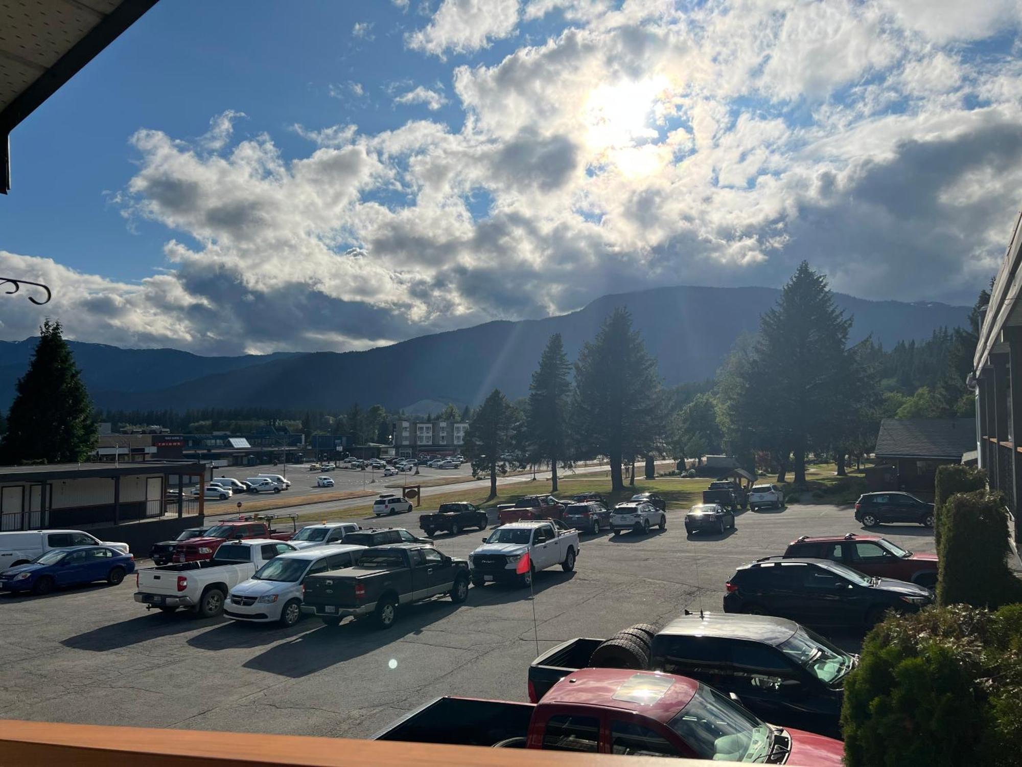 Kitimat Chalet Inn المظهر الخارجي الصورة