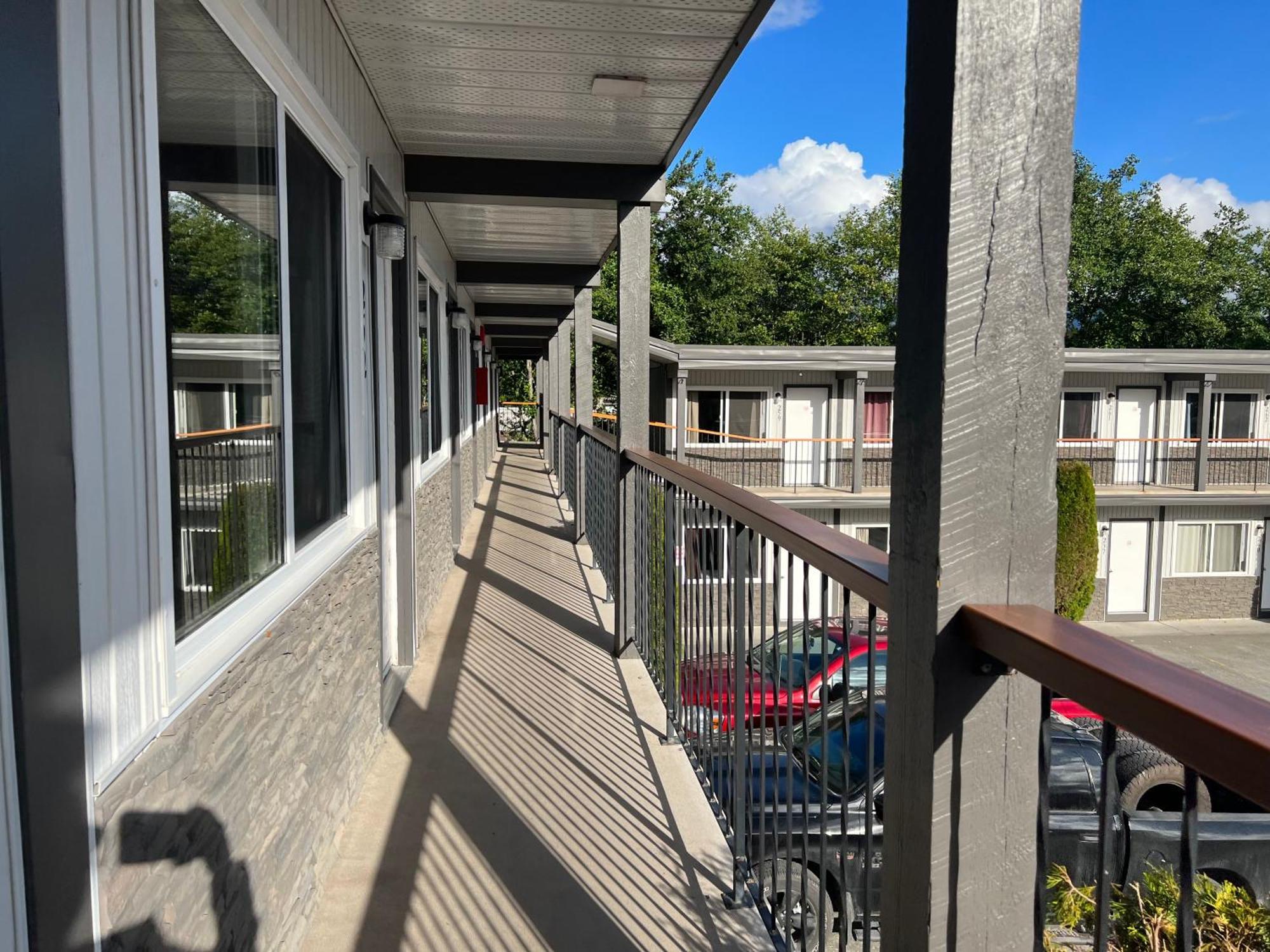 Kitimat Chalet Inn المظهر الخارجي الصورة