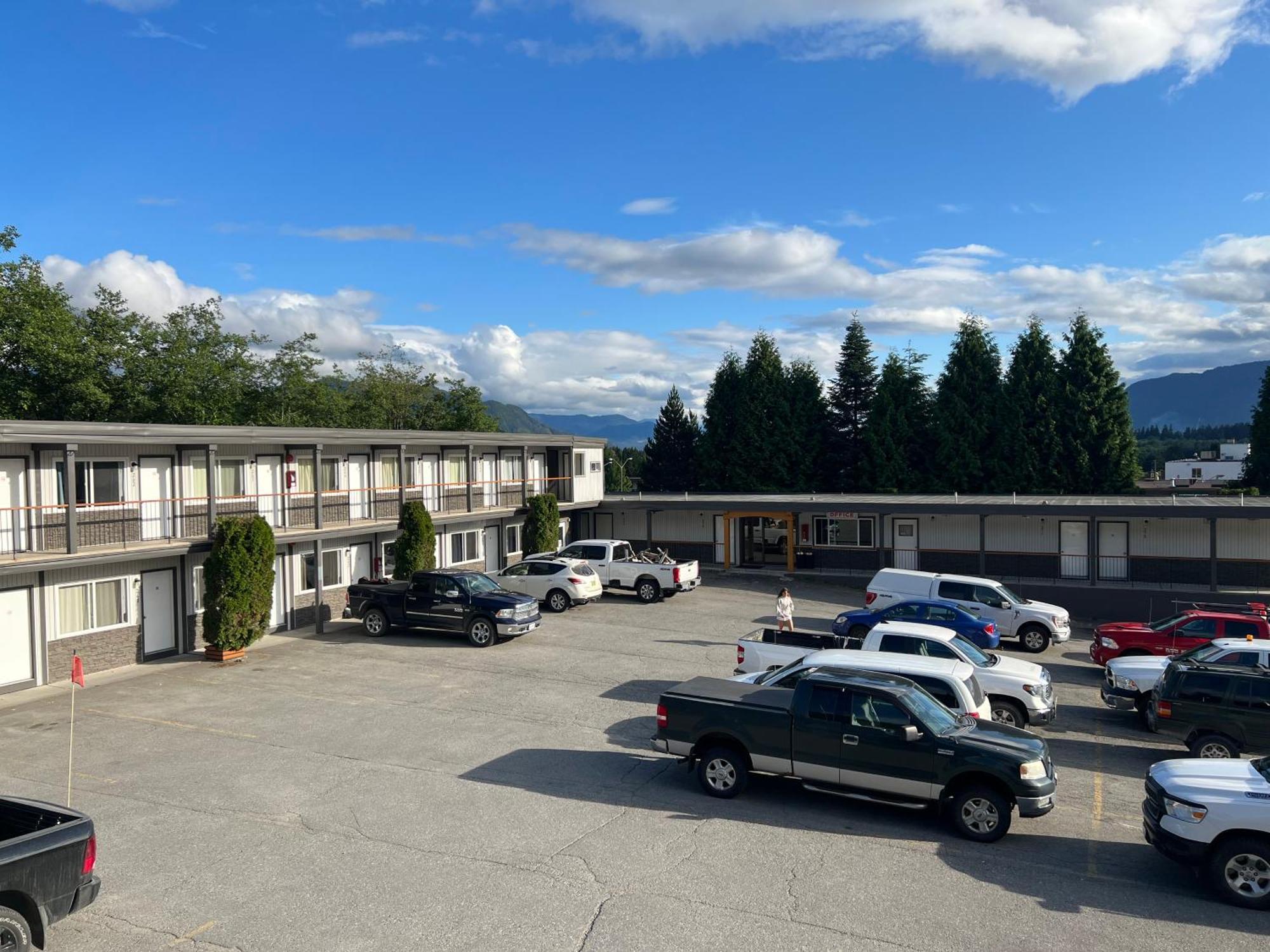 Kitimat Chalet Inn المظهر الخارجي الصورة