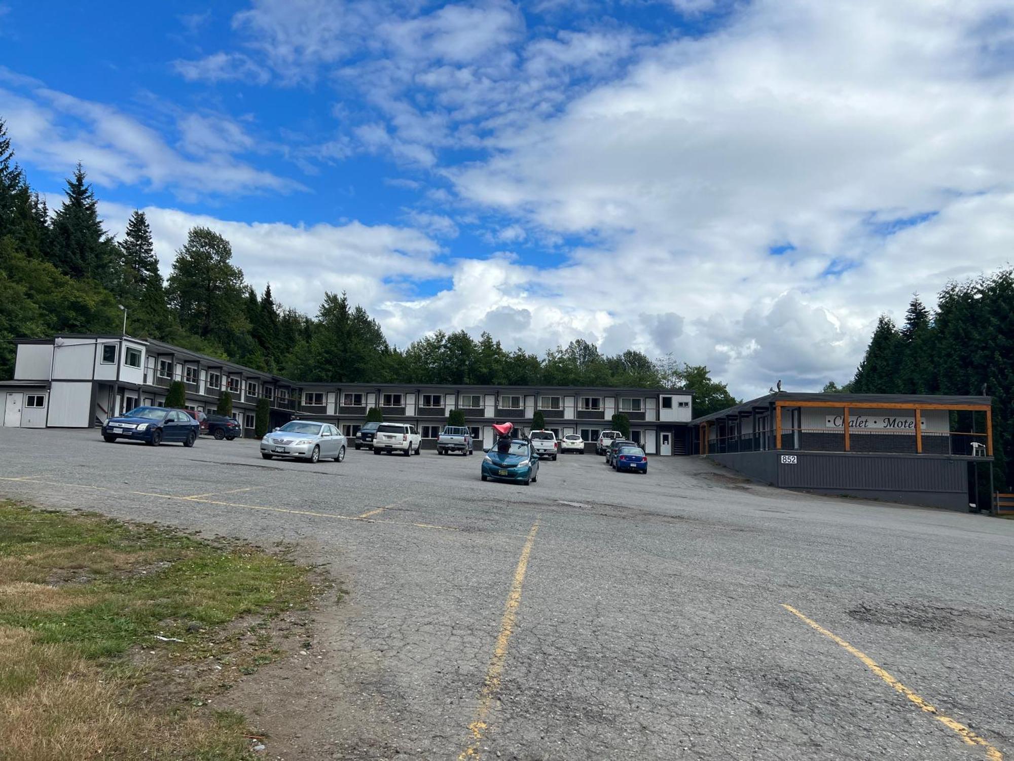 Kitimat Chalet Inn المظهر الخارجي الصورة