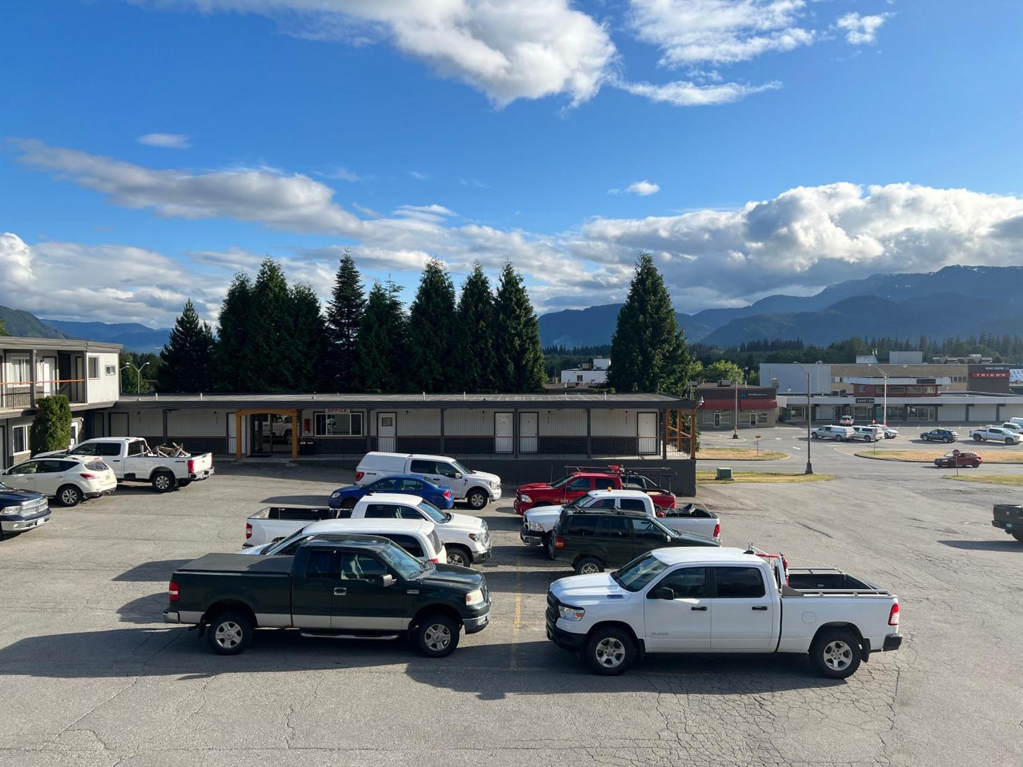 Kitimat Chalet Inn المظهر الخارجي الصورة