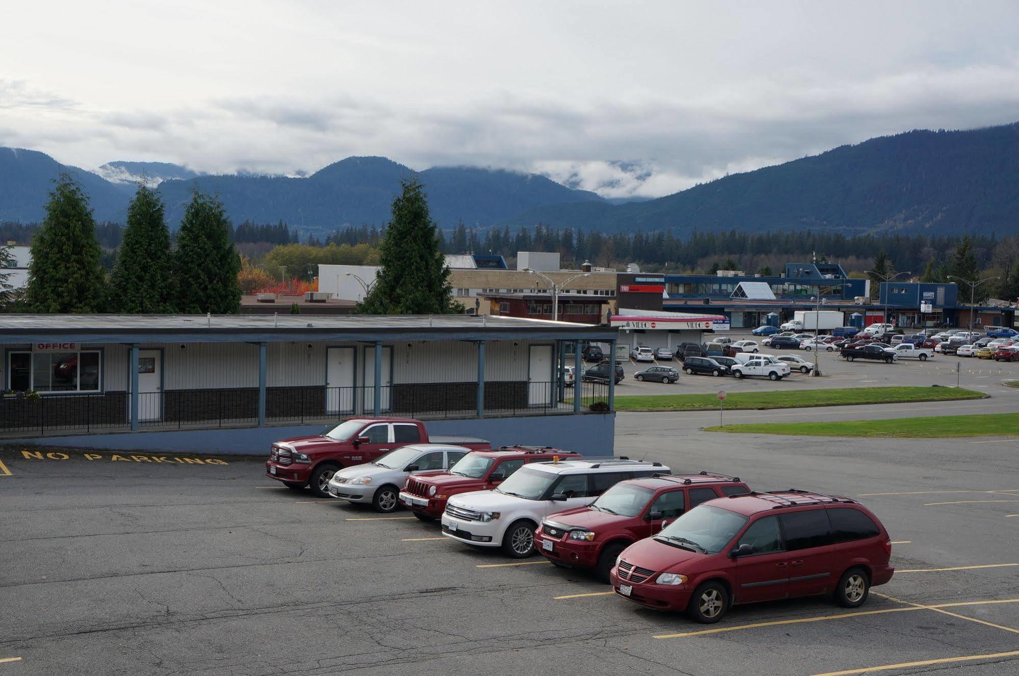 Kitimat Chalet Inn المظهر الخارجي الصورة