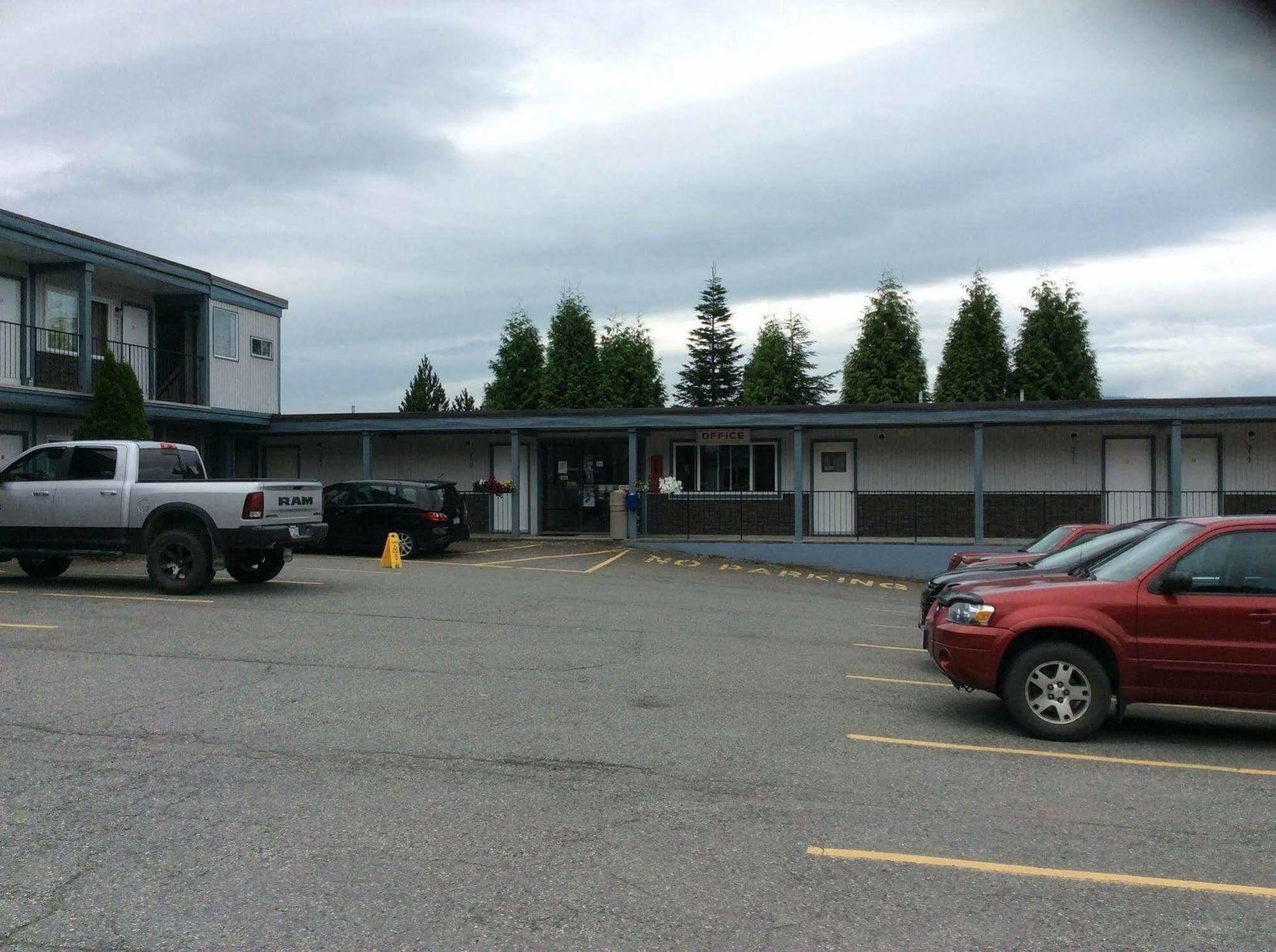 Kitimat Chalet Inn المظهر الخارجي الصورة